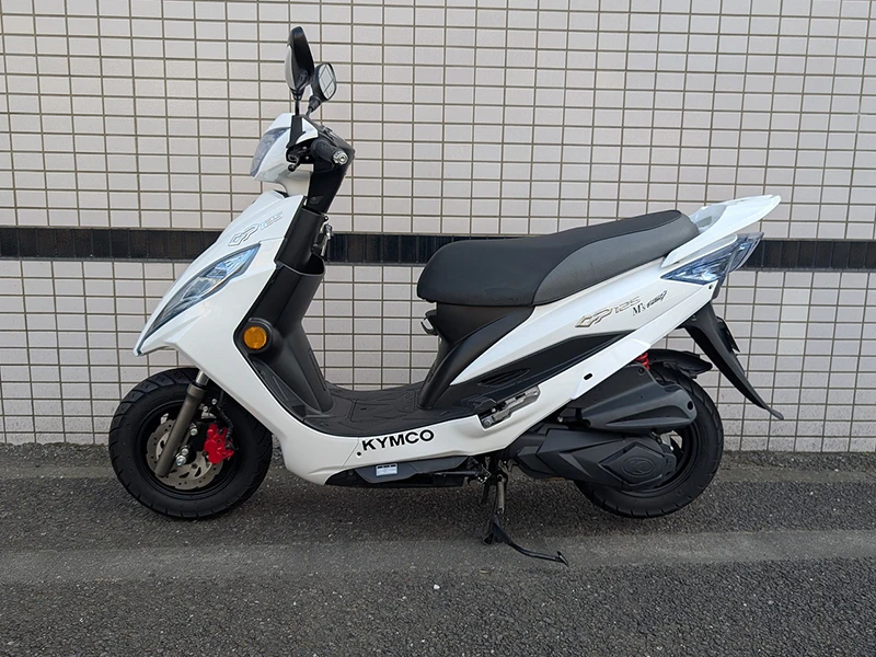 スクリーンとリアボックスを付けていたのでそれに伴う小傷はありますが転倒傷はありません。